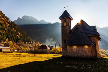  Kum Piramitleri, Daniii 'de Bosna-Hersek' te Şeytanın Şehri