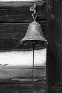 Halat saplı bir zil..