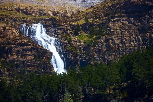 Waterfall Flows Valley Ordesa Monte Perdido National Park — Stock Photo, Image