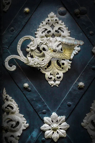 Metal Knocker Antic Door — Photo