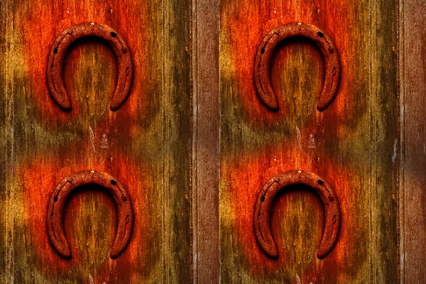 Old Wooden Door Horseshoes — 스톡 사진