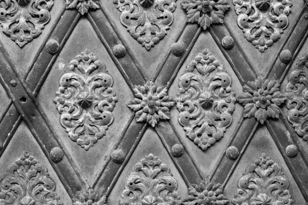 Metal Door Decorated Ornate Fittings — Fotografia de Stock