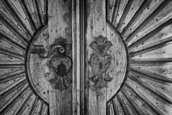 Metal Knocker Antic Door — Fotografia de Stock