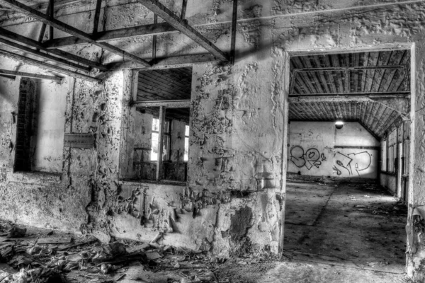 Eski terk edilmiş fabrika, şehir geçmişi 