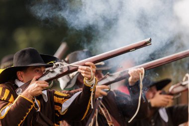 PRAG CZECH Cumhuriyet - 17 Eylül 2022: 30 Yıl Savaşları 'ndan halk için yapılan gösteriler.