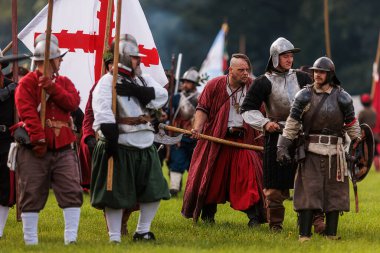 PRAG CZECH Cumhuriyet - 17 Eylül 2022: 30 Yıl Savaşları 'ndan halk için yapılan gösteriler.