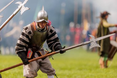 PRAG CZECH Cumhuriyet - 17 Eylül 2022: 30 Yıl Savaşları 'ndan halk için yapılan gösteriler.