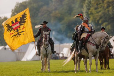 PRAG CZECH Cumhuriyet - 17 Eylül 2022: 30 Yıl Savaşları 'ndan halk için yapılan gösteriler.