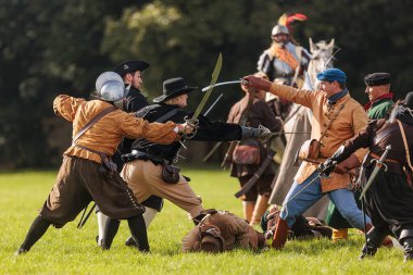 PRAG CZECH Cumhuriyet - 17 Eylül 2022: 30 Yıl Savaşları 'ndan halk için yapılan gösteriler.