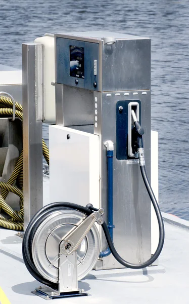 Petrol akaryakıt istasyonu