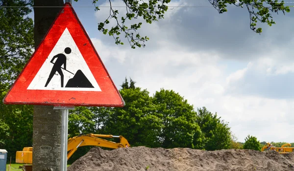 İnşaat İşareti Altında