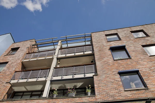 Emlak apartman binası