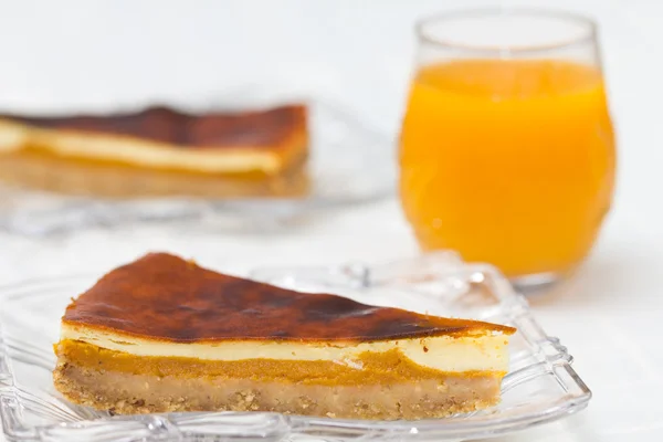 A slice of cheesecake with pumpkin — Stock Photo, Image