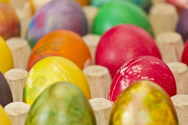 Huevos de Pascua en varios colores —  Fotos de Stock