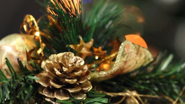 Vánoční dekorace s vánoční hračky — Stock video