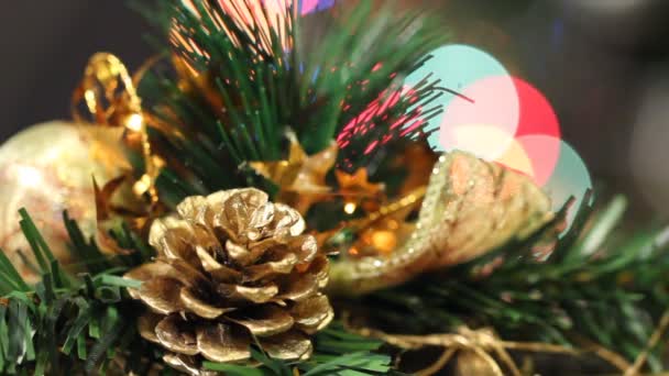 Vánoční dekorace s vánoční hračky — Stock video