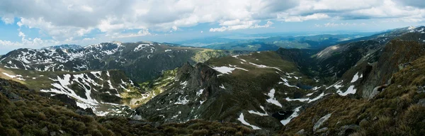 Horská krajina se zelenou ekologickou přírodou — Stock fotografie