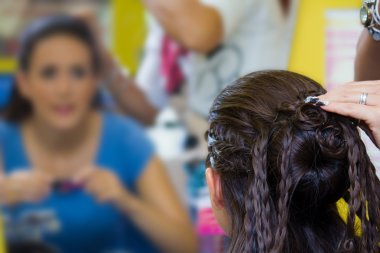 Güzellik saç modeli ile pigtails