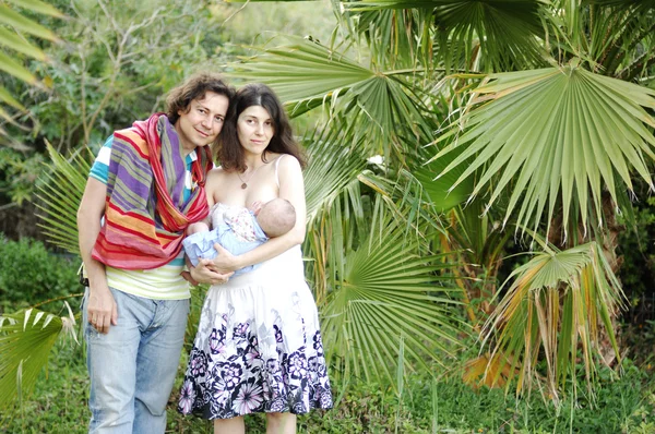 Happy family outdoor — Stock Photo, Image