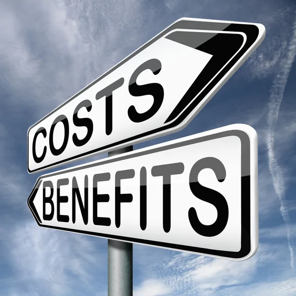 Costs and benefits — Stock Photo, Image