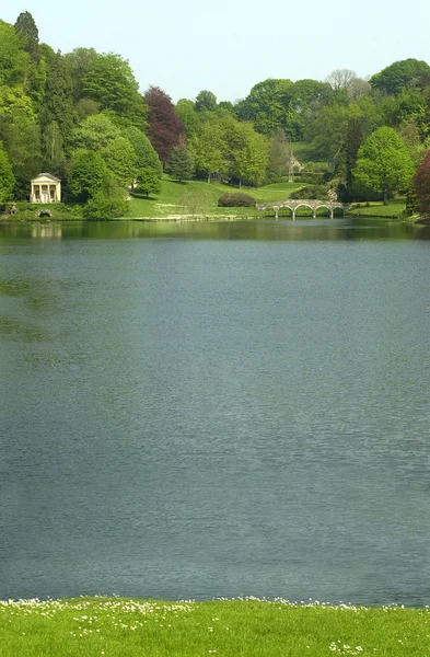 Stourhead jezero a zahrady — Stock fotografie