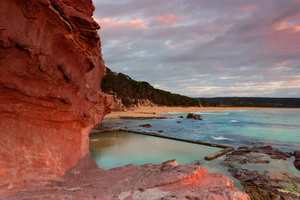 Basen Aslings Beach Rock w NSW Australia — Zdjęcie stockowe