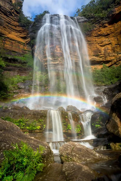 Wentworth Falls mit Regenbogen, Blue Mountains Australien — Stockfoto