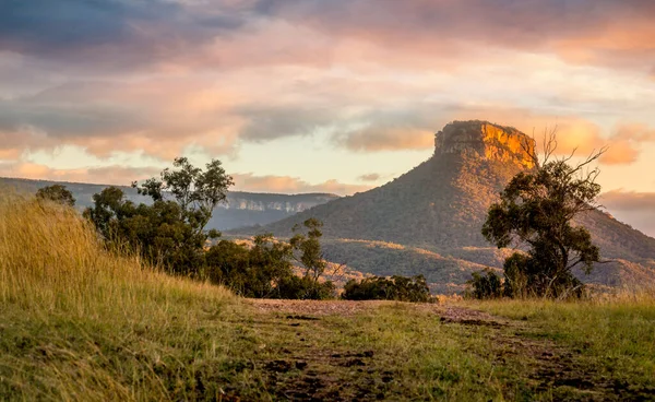 Pantoneys Crown con la luce del sole pomeridiana che colpisce il suo picco — Foto Stock