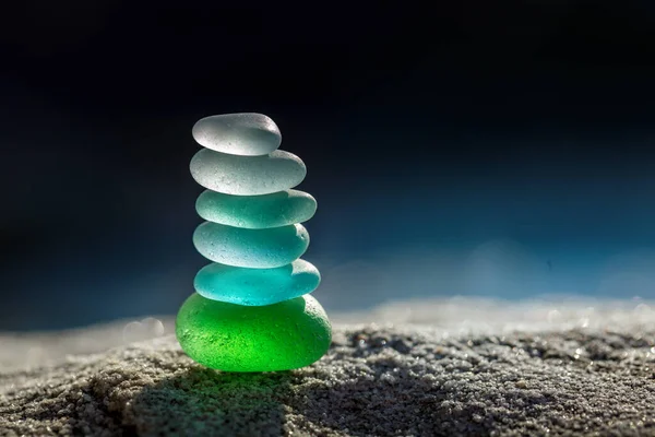 Zen Balance Stack Sea Glass Pebbles Stones Side Light — Stok fotoğraf
