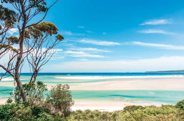 Draaiende Kustinham Met Getijdenzand Een Pittoreske Zonnige Dag — Stockfoto