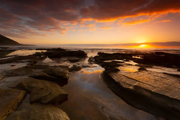 Stunning Sunrise Ocean Tidal Rock Pools Reflections — Stock Photo, Image