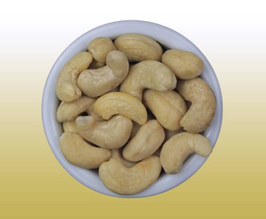 Kavrulmuş kaju fıstığı kasede