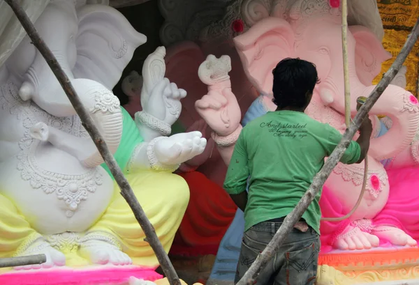 Making of Ganesh Idol for Ganesh chathurthi — Stock Photo, Image