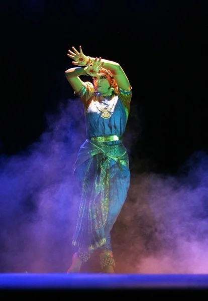 Vaishnavi sainath 表演婆罗舞蹈 — 图库照片