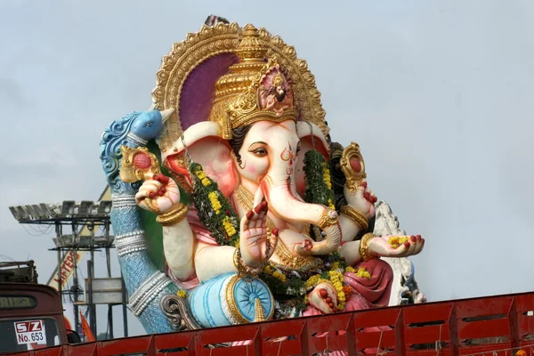 Ganesha idols are being transported for immersion — Stock Photo, Image