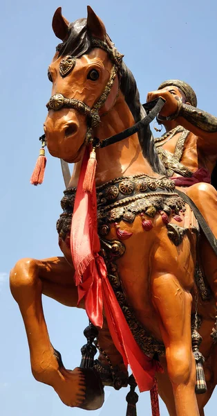 Standbeeld Van Indiase Maratha Maharashtra Krijger Koning Shivaji Paard Terug — Stockfoto