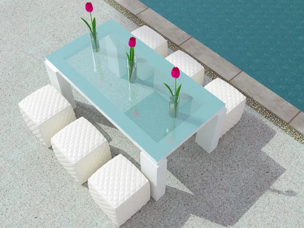Mesa de jantar ao lado da piscina . — Fotografia de Stock