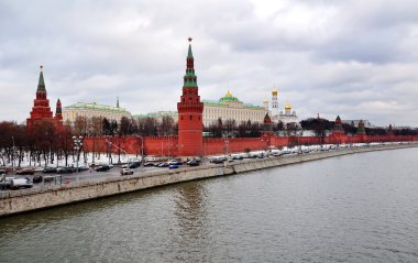 Kremlin dolgu, Moskova Nehri ve Moskova Kremlin mimari topluluğu