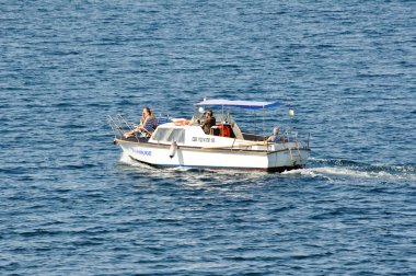 turistlere tekne turu
