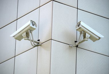 iki cctv kamera