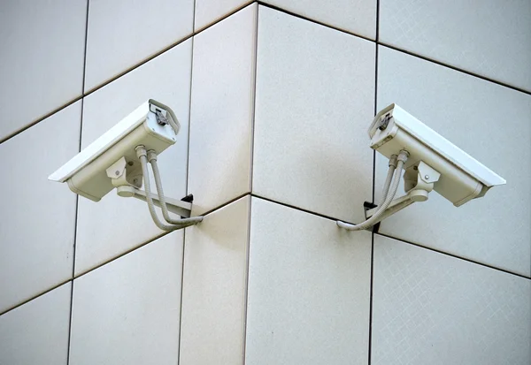 Dos cámaras de CCTV —  Fotos de Stock