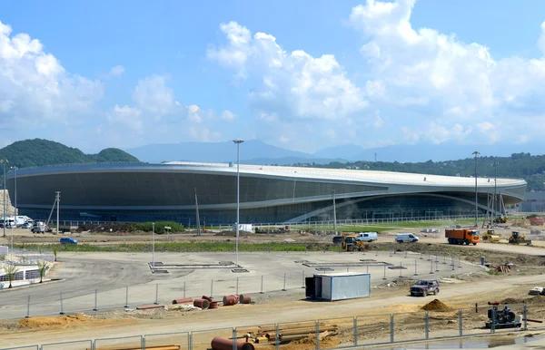 Byggandet av skating center "Adler-Arena" i Sochi, Ryssland — Stockfoto