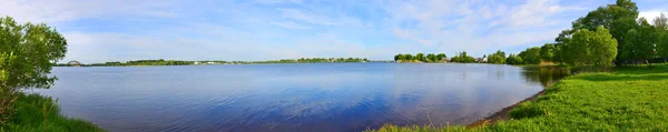 Panoramiczny widok na zbiornik Rybiński w Kaliazin city, Federacja Rosyjska — Zdjęcie stockowe