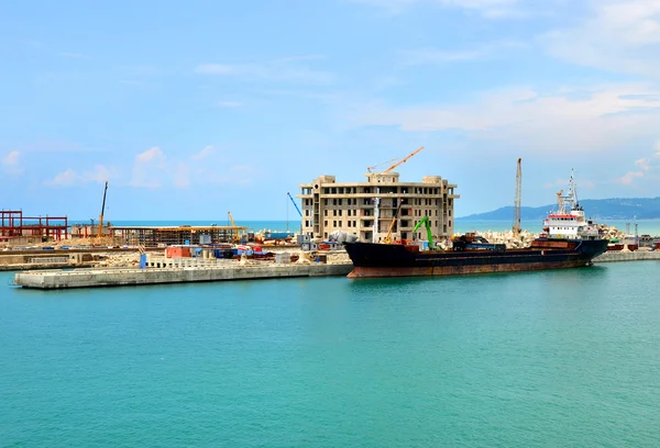 Construcción del puerto marítimo de jalá Sochi, Rusia — Foto de Stock