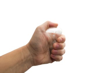 ampul beyaz bir arka plan üzerinde izole el