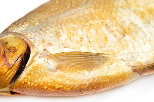 Räucherfisch auf weißem Hintergrund — Stockfoto