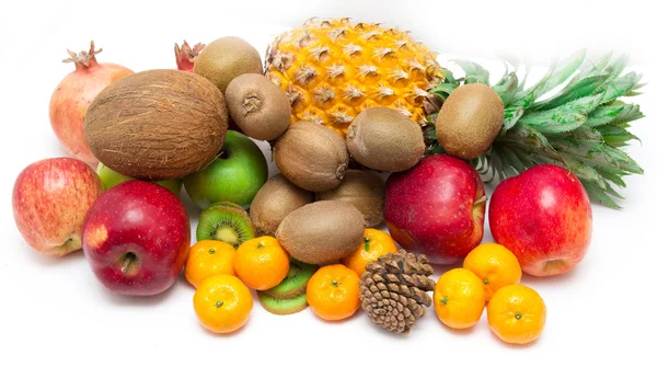 Legumes e frutas em um fundo branco — Fotografia de Stock