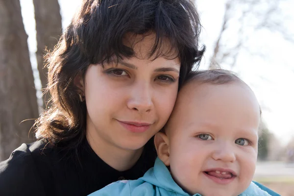 Baby and mother — Stock Photo, Image