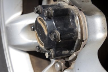 araba tekerlek üzerinde ayrıntılı