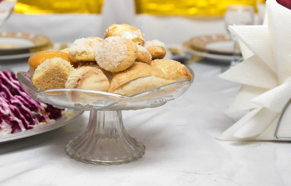 Cookies på bordet — Stockfoto